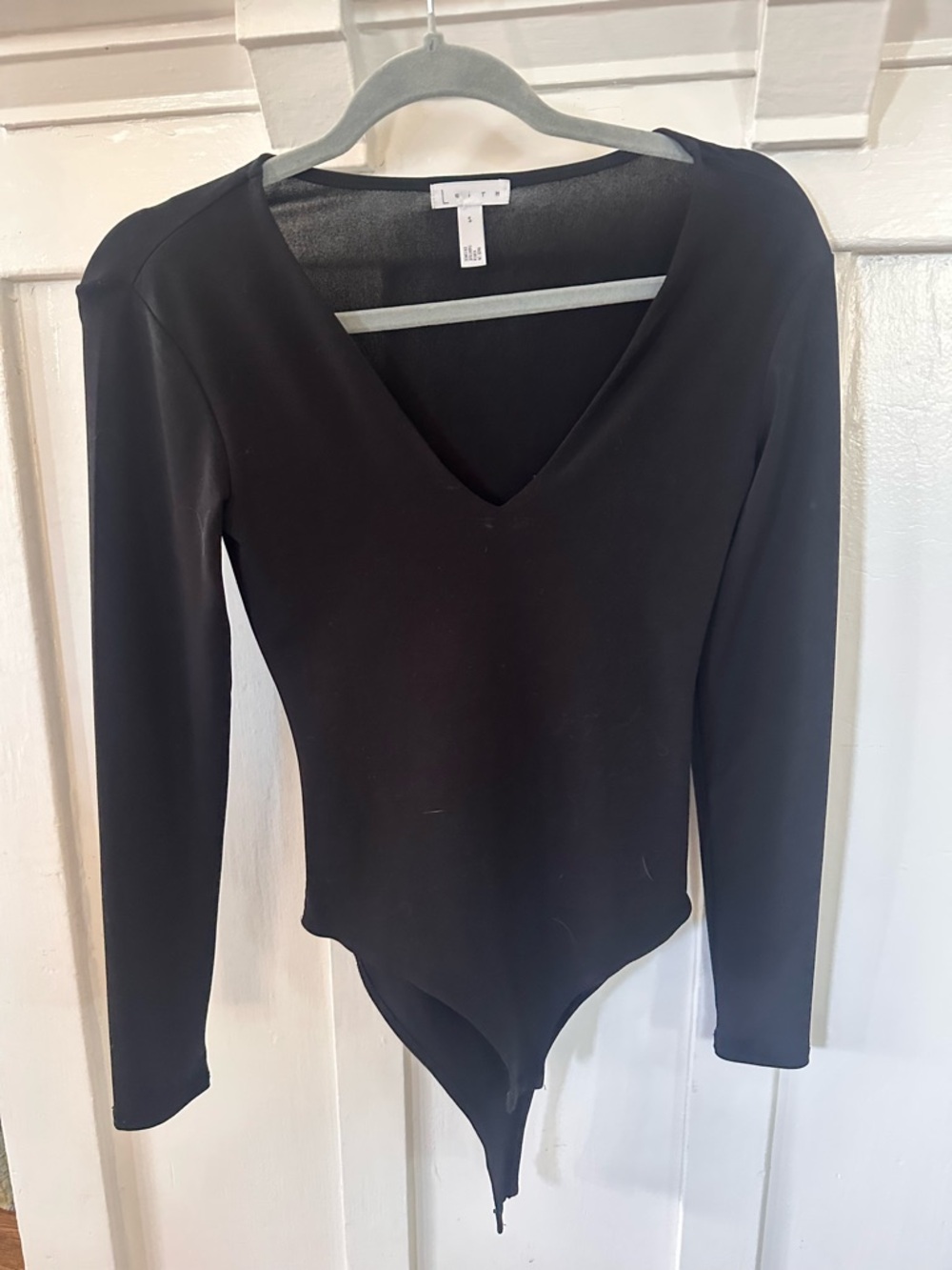 Leith Black Long-Sleeve V-Neck Bodysuit